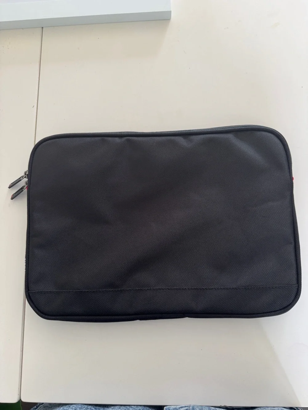 SwissGear Black Laptop Carry Sleeve with Red Logo Accent - Picture 2 of 6